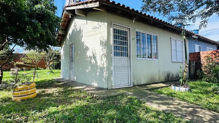 Casa 02 dormitórios 01 banheiro
