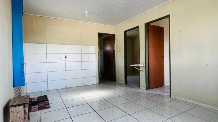 Casa 02 dormitórios 01 banheiro