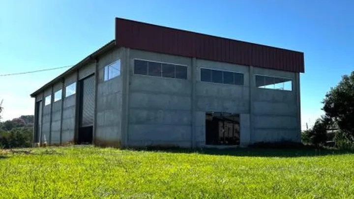 Pavilhão na BR 392