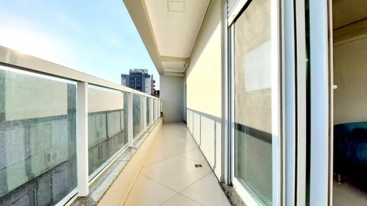 Apartamento 03 dormitórios com garagem