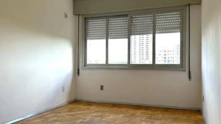 Apartamento 03 dormitórios com garagem central