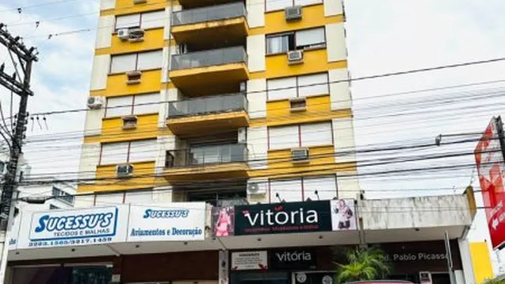 Apartamento 02 dormitórios com dependência e garagem