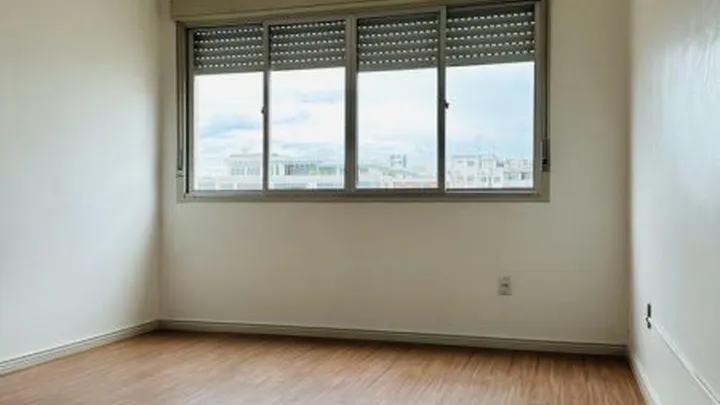 Apartamento 02 dormitórios com dependência e garagem
