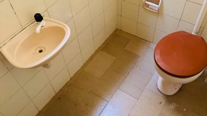 Apartamento 02 dormitórios com dependência e garagem