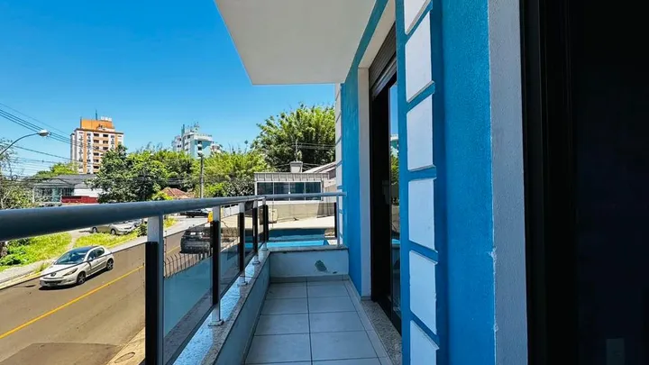 Apartamento 2 dormitórios com garagem
