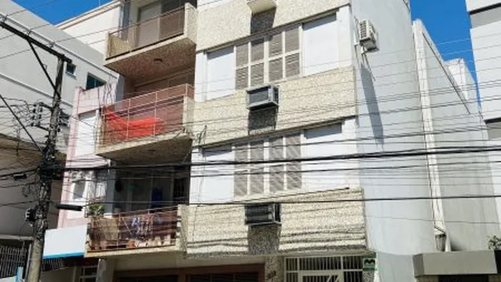 Apartamento de 3 dormitórios central