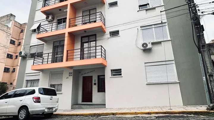 Apartamento 02 dormitórios com garagem central