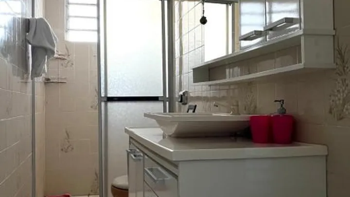 Apartamento 2 dormitórios com sacada