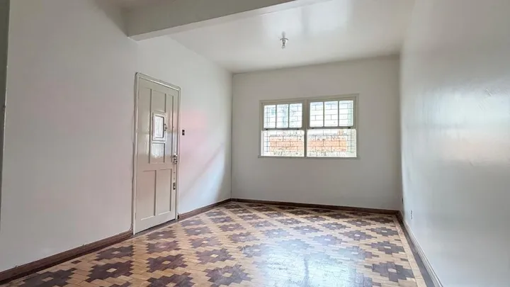 Casa 03 Dormitórios e 01 Garagem